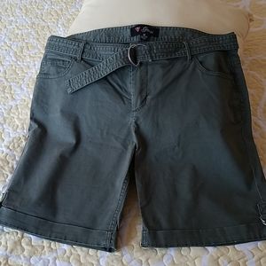 Guess bermuda shorts